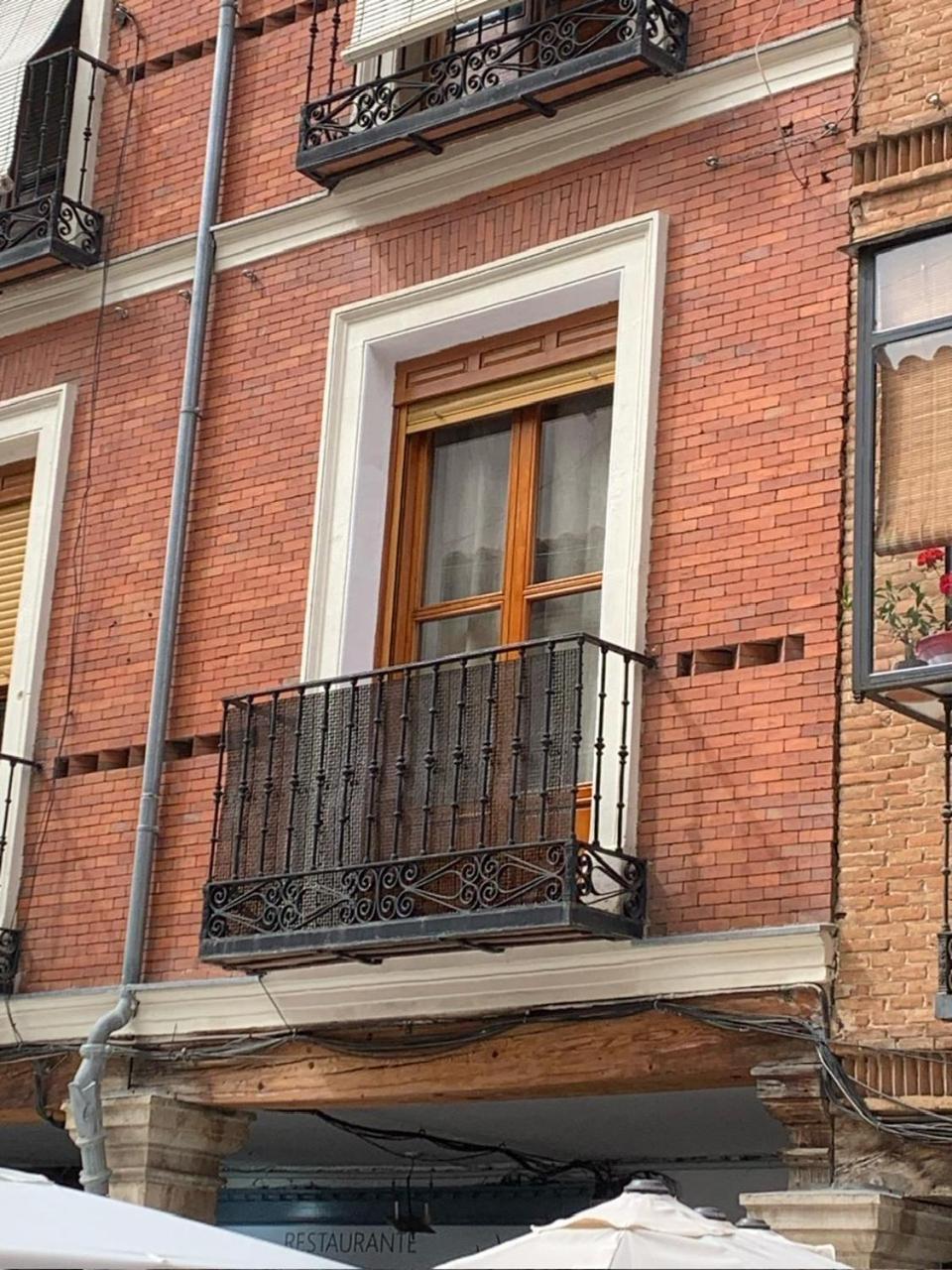 Calle Mayor Alcalá de Henares Esterno foto
