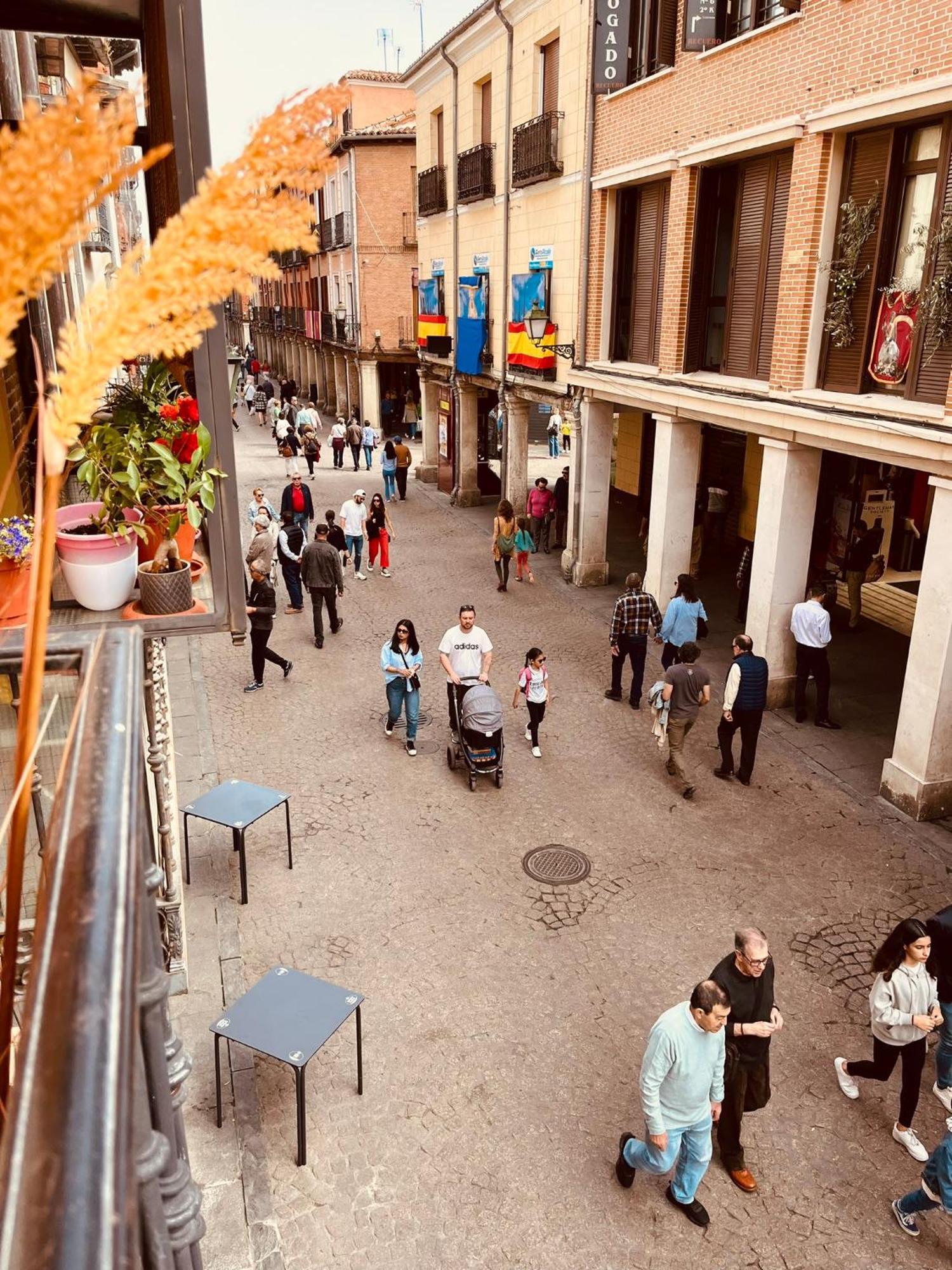 Calle Mayor Alcalá de Henares Esterno foto